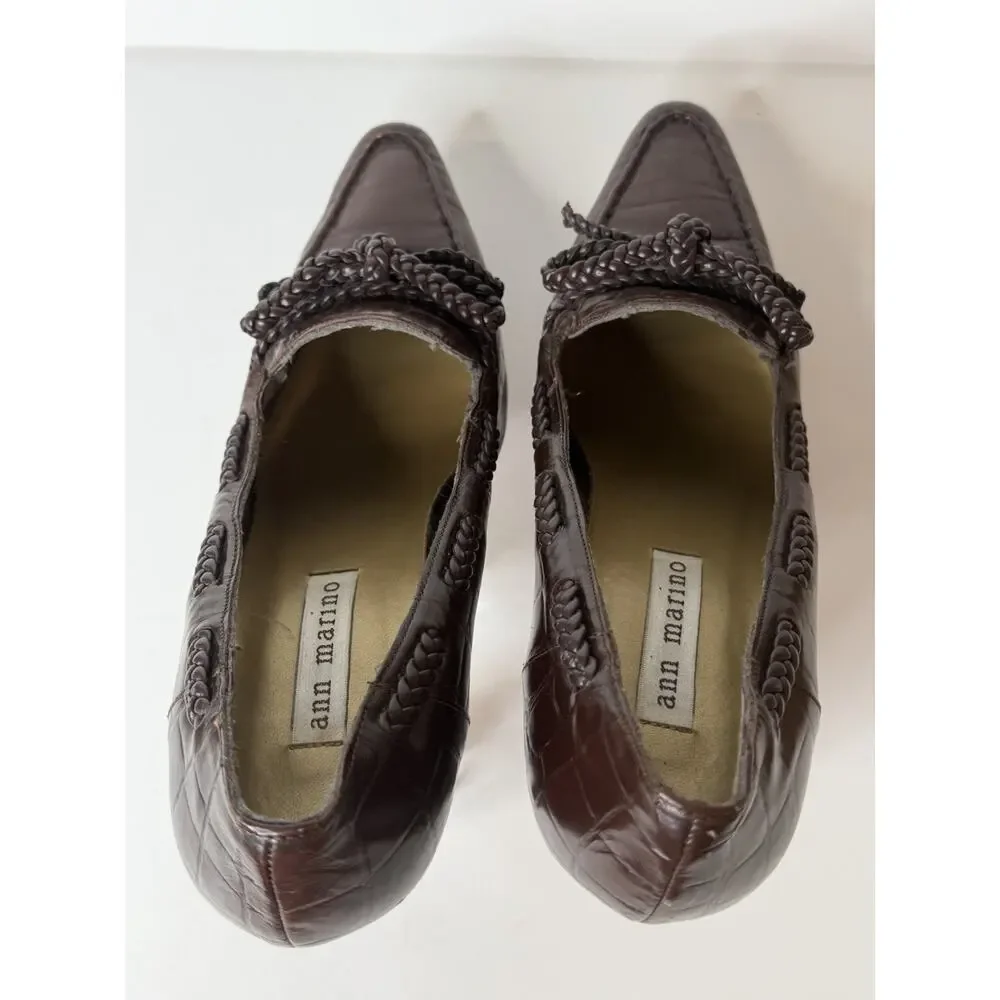 Ann Marino Brown Embossed Leather Pumps Braided Bow Pointed Toe Stiletto Heel 9M